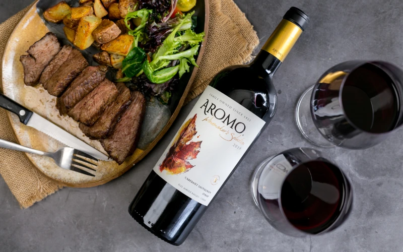Rượu vang đỏ Aromo Winemaker's Selection Cabernet Sauvignon, Syrah phù hợp với mọi sở thích vang bởi hương vị đậm đà, nhẹ nhàng nhưng hậu vị lại cực kỳ tinh tế.